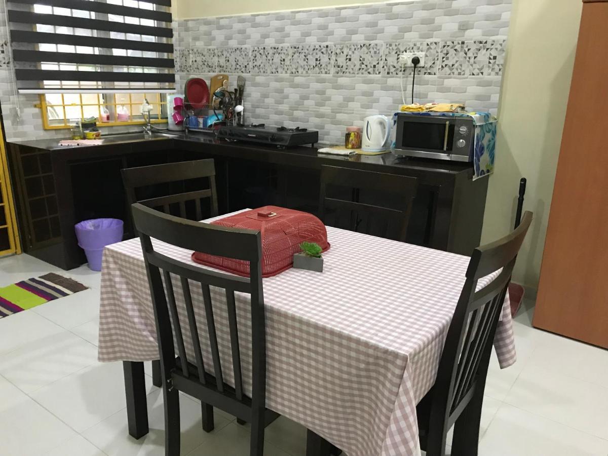 Homestay Talina Kuala Terengganu Exterior foto